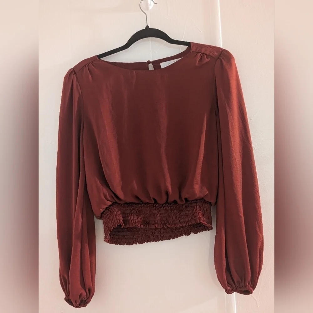 Astr Brown and Red Puff Sleeve Blouse Relaxed Smocked